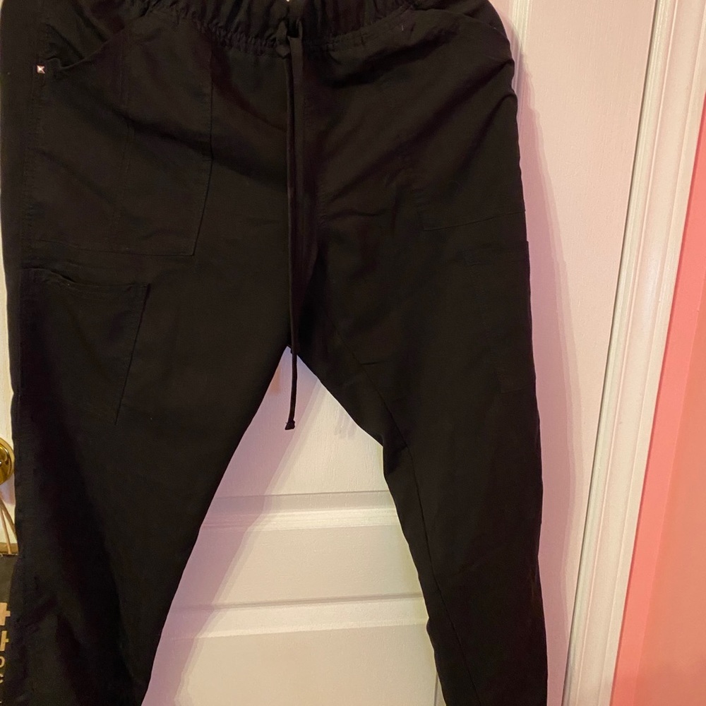 Scrub jogger